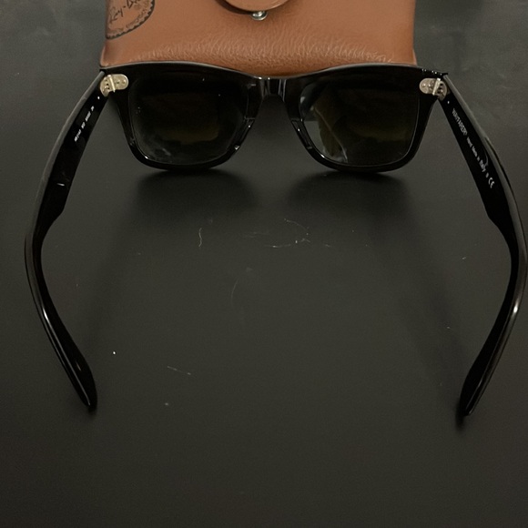Rayban wayfarer sunglasses - Picture 3 of 3